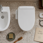 bidet toilet bidet et wc lavant en salle de bain moderne