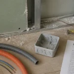 Norme câble sans gaine dans cloison placo : risque électrique en placo, NF C 15-100